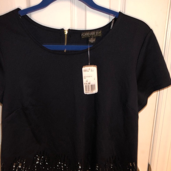 Laser cut crop top - Picture 2 of 3